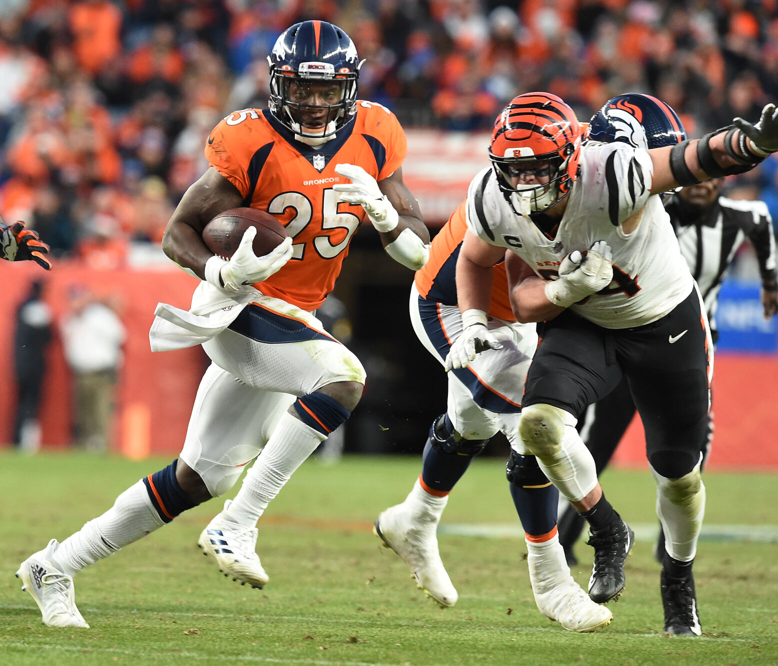 121921-s-dg-bengalsbroncos2439 .jpg
